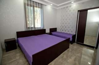Мини-отель House at the Sea Батуми Классический четырехместный номер-18